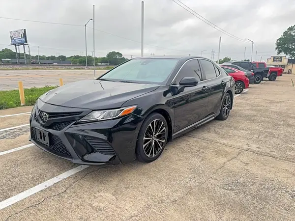 4T1B11HK2JU038935 2018 TOYOTA CAMRY - Image 2