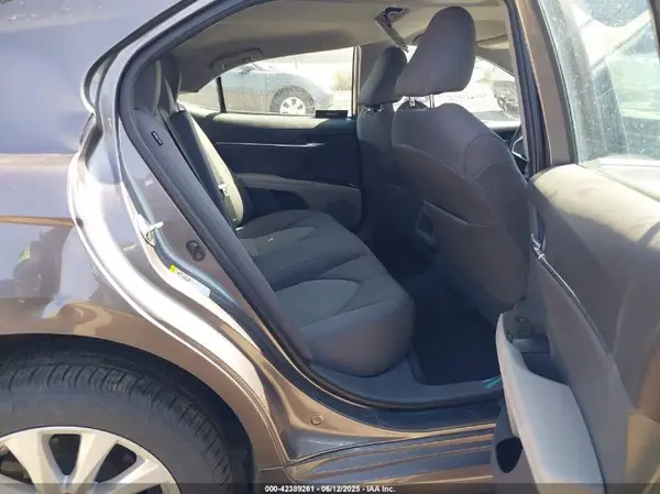 4T1B11HK2JU039356 2018 TOYOTA CAMRY - Image 8
