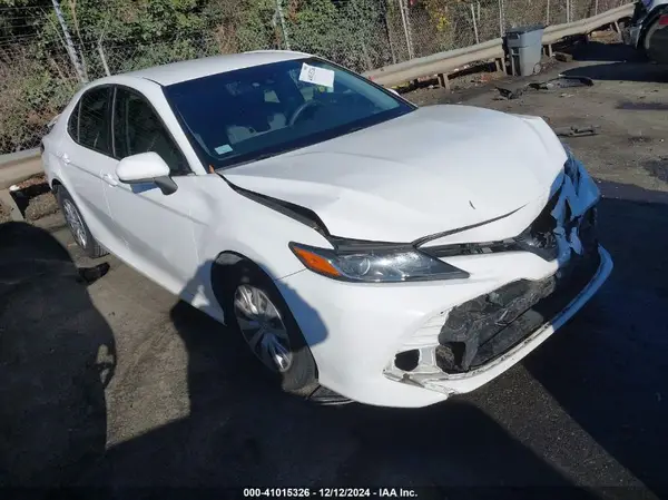 4T1B11HK2JU041365 2018 TOYOTA CAMRY - Image 1
