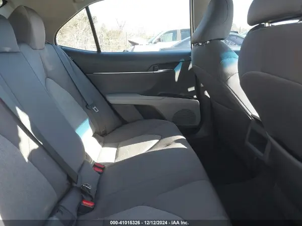 4T1B11HK2JU041365 2018 TOYOTA CAMRY - Image 8