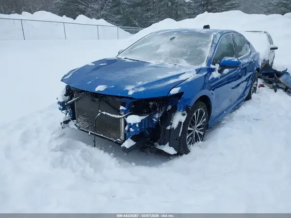 4T1B11HK2JU045187 2018 TOYOTA CAMRY - Image 2