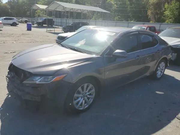 4T1B11HK2JU047926 2018 TOYOTA CAMRY - Image 1