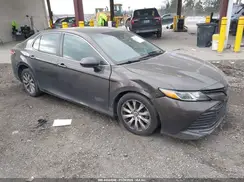 4T1B11HK2JU049532 2018 TOYOTA CAMRY