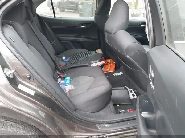 4T1B11HK2JU049532 2018 TOYOTA CAMRY - Image 8
