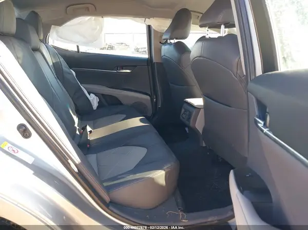 4T1B11HK2JU049773 2018 TOYOTA CAMRY - Image 8
