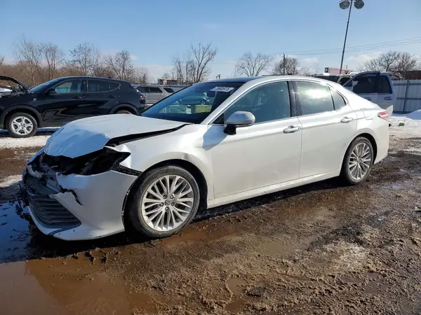 4T1B11HK2JU051930 2018 TOYOTA CAMRY - Image 1