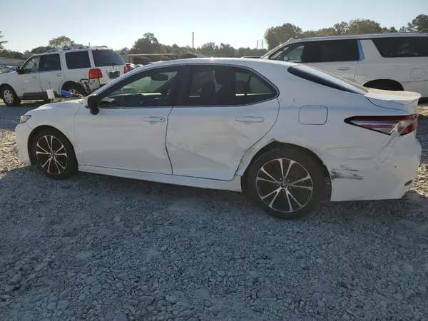 4T1B11HK2JU053046 2018 TOYOTA CAMRY - Image 2