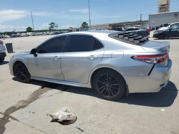 4T1B11HK2JU053127 2018 TOYOTA CAMRY - Image 2