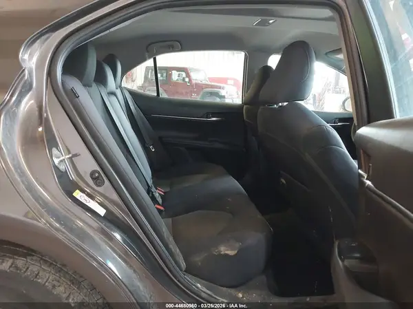 4T1B11HK2JU056450 2018 TOYOTA CAMRY - Image 8