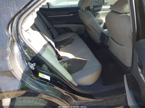 4T1B11HK2JU057050 2018 TOYOTA CAMRY - Image 8