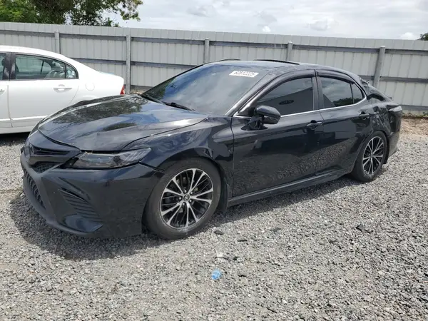 4T1B11HK2JU058554 2018 TOYOTA CAMRY - Image 1