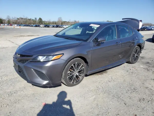 4T1B11HK2JU058599 2018 TOYOTA CAMRY - Image 1