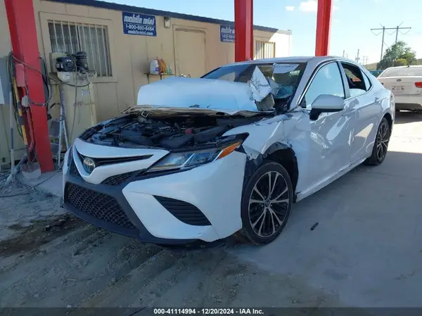 4T1B11HK2JU059347 2018 TOYOTA CAMRY - Image 2