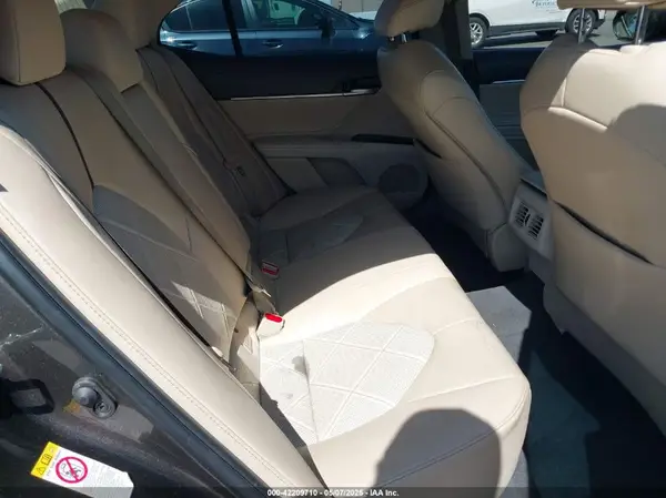 4T1B11HK2JU059512 2018 TOYOTA CAMRY - Image 8