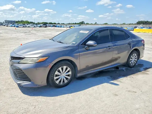 4T1B11HK2JU059848 2018 TOYOTA CAMRY - Image 1