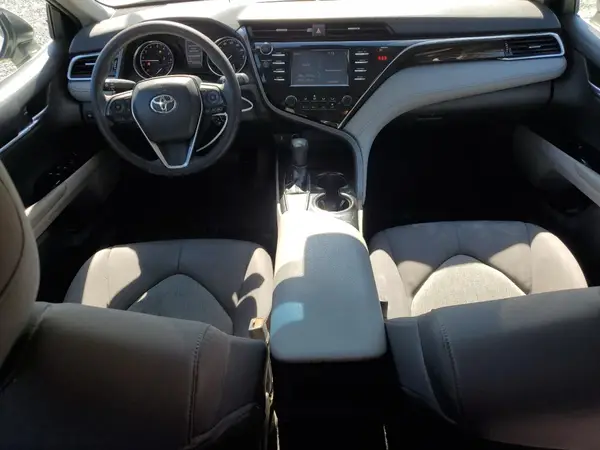 4T1B11HK2JU067674 2018 TOYOTA CAMRY - Image 8