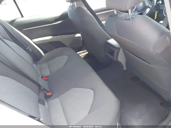 4T1B11HK2JU067819 2018 TOYOTA CAMRY - Image 8