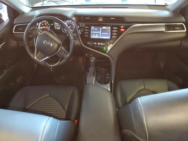 4T1B11HK2JU069585 2018 TOYOTA CAMRY - Image 8