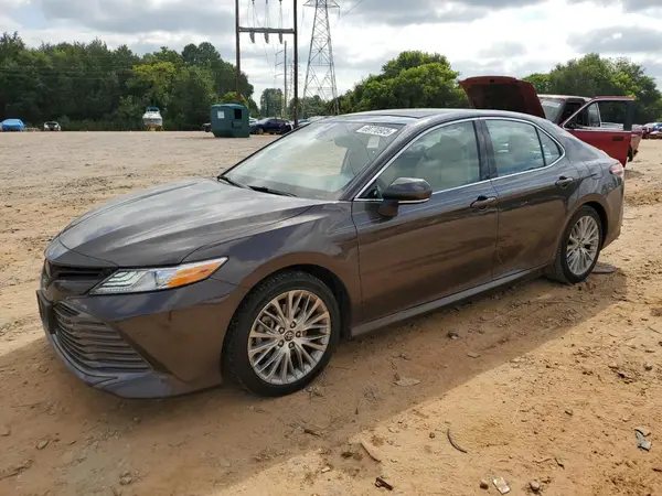 4T1B11HK2JU070297 2018 TOYOTA CAMRY - Image 1
