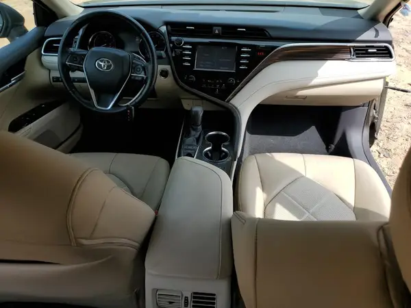 4T1B11HK2JU070297 2018 TOYOTA CAMRY - Image 8