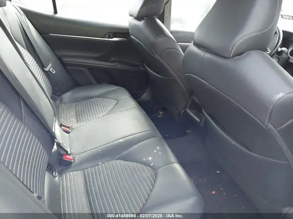 4T1B11HK2JU070977 2018 TOYOTA CAMRY - Image 8
