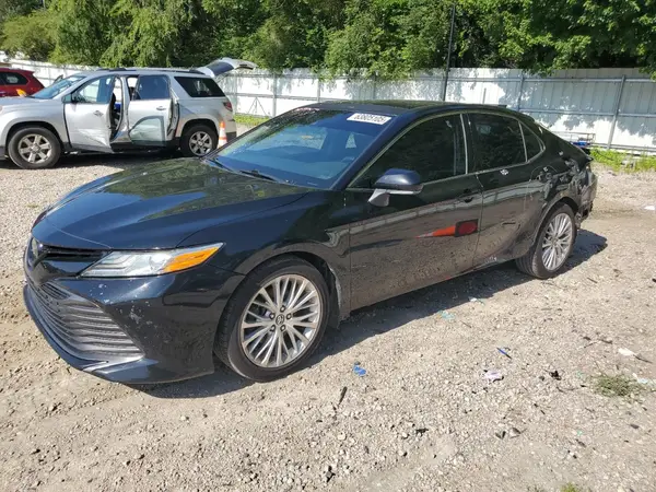 4T1B11HK2JU071644 2018 TOYOTA CAMRY - Image 1