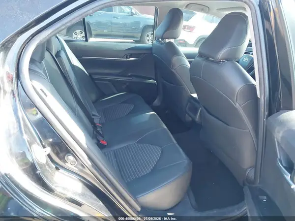 4T1B11HK2JU075158 2018 TOYOTA CAMRY - Image 8
