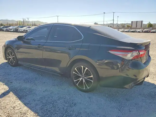 4T1B11HK2JU075595 2018 TOYOTA CAMRY - Image 2