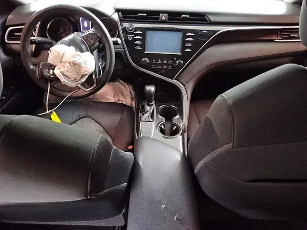 4T1B11HK2JU075709 2018 TOYOTA CAMRY - Image 8