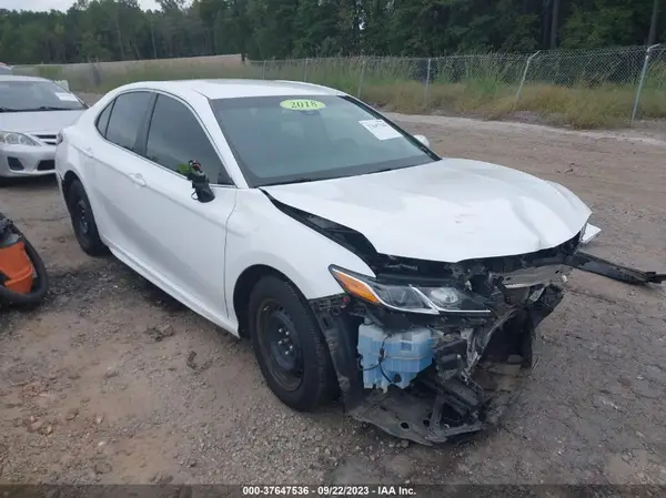4T1B11HK2JU078092 2018 TOYOTA CAMRY - Image 1