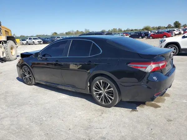 4T1B11HK2JU079310 2018 TOYOTA CAMRY - Image 2