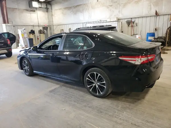 4T1B11HK2JU080733 2018 TOYOTA CAMRY - Image 2