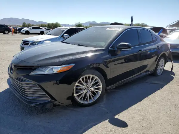 4T1B11HK2JU081493 2018 TOYOTA CAMRY - Image 1