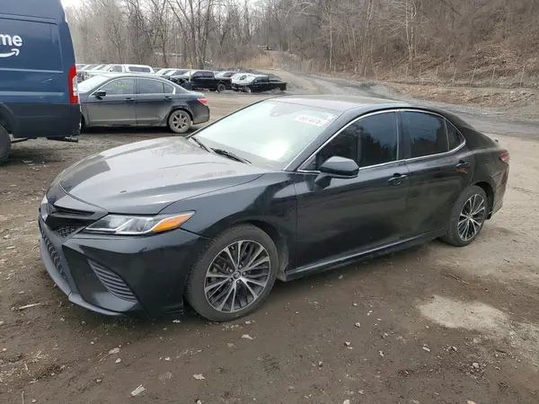 4T1B11HK2JU081607 2018 TOYOTA CAMRY - Image 1