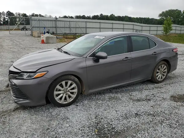 4T1B11HK2JU083079 2018 TOYOTA CAMRY - Image 1