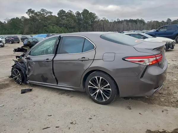 4T1B11HK2JU083633 2018 TOYOTA CAMRY - Image 2