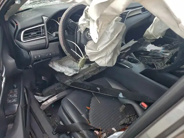 4T1B11HK2JU083633 2018 TOYOTA CAMRY - Image 8