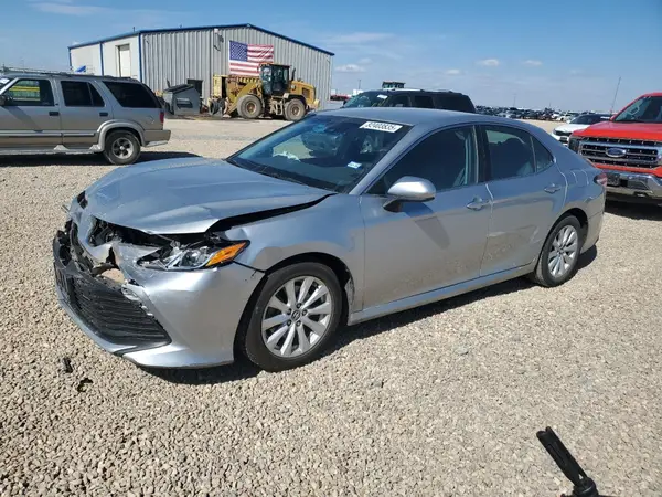 4T1B11HK2JU089545 2018 TOYOTA CAMRY - Image 1