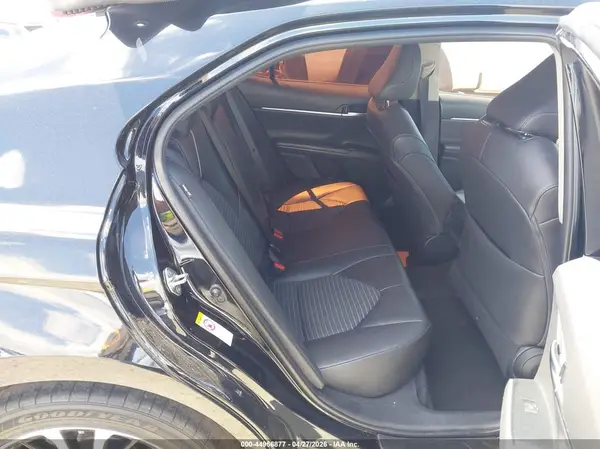 4T1B11HK2JU090114 2018 TOYOTA CAMRY - Image 8