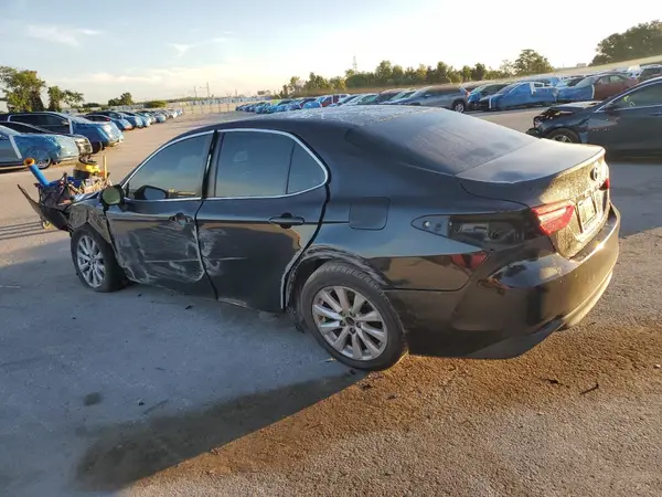 4T1B11HK2JU091344 2018 TOYOTA CAMRY - Image 2