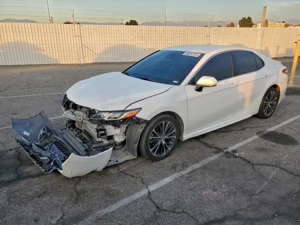 4T1B11HK2JU092770 2018 TOYOTA CAMRY - Image 1