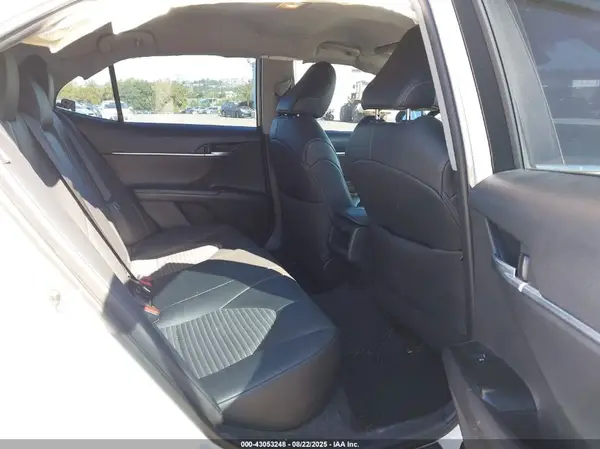 4T1B11HK2JU094423 2018 TOYOTA CAMRY - Image 8