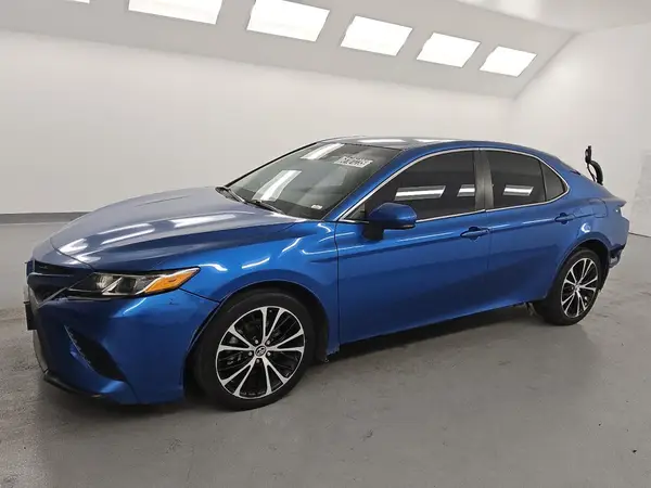 4T1B11HK2JU094955 2018 TOYOTA CAMRY - Image 1