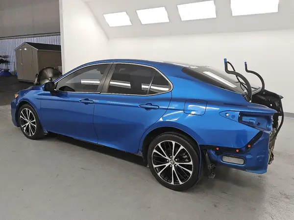 4T1B11HK2JU094955 2018 TOYOTA CAMRY - Image 2