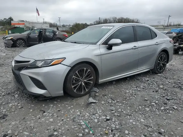 4T1B11HK2JU098214 2018 TOYOTA CAMRY - Image 1