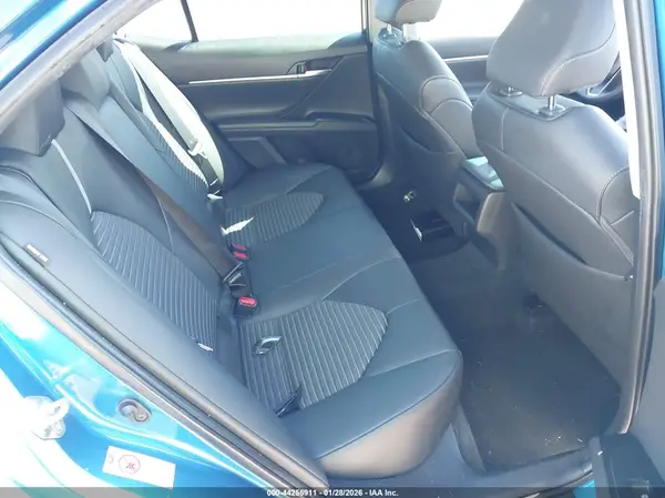 4T1B11HK2JU098343 2018 TOYOTA CAMRY - Image 8