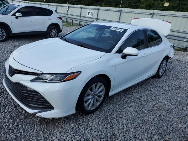 4T1B11HK2JU102391 2018 TOYOTA CAMRY - Image 1