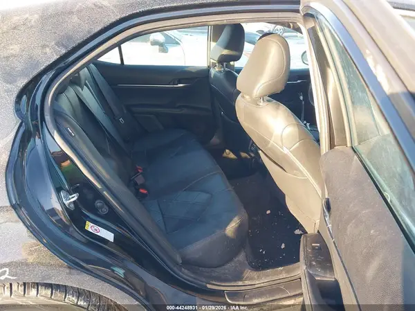 4T1B11HK2JU105937 2018 TOYOTA CAMRY - Image 8