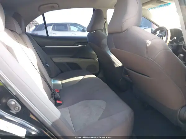 4T1B11HK2JU107204 2018 TOYOTA CAMRY - Image 8