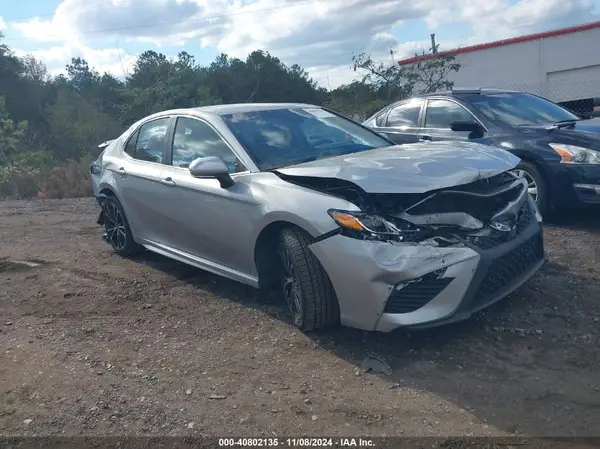 4T1B11HK2JU113763 2018 TOYOTA CAMRY - Image 1